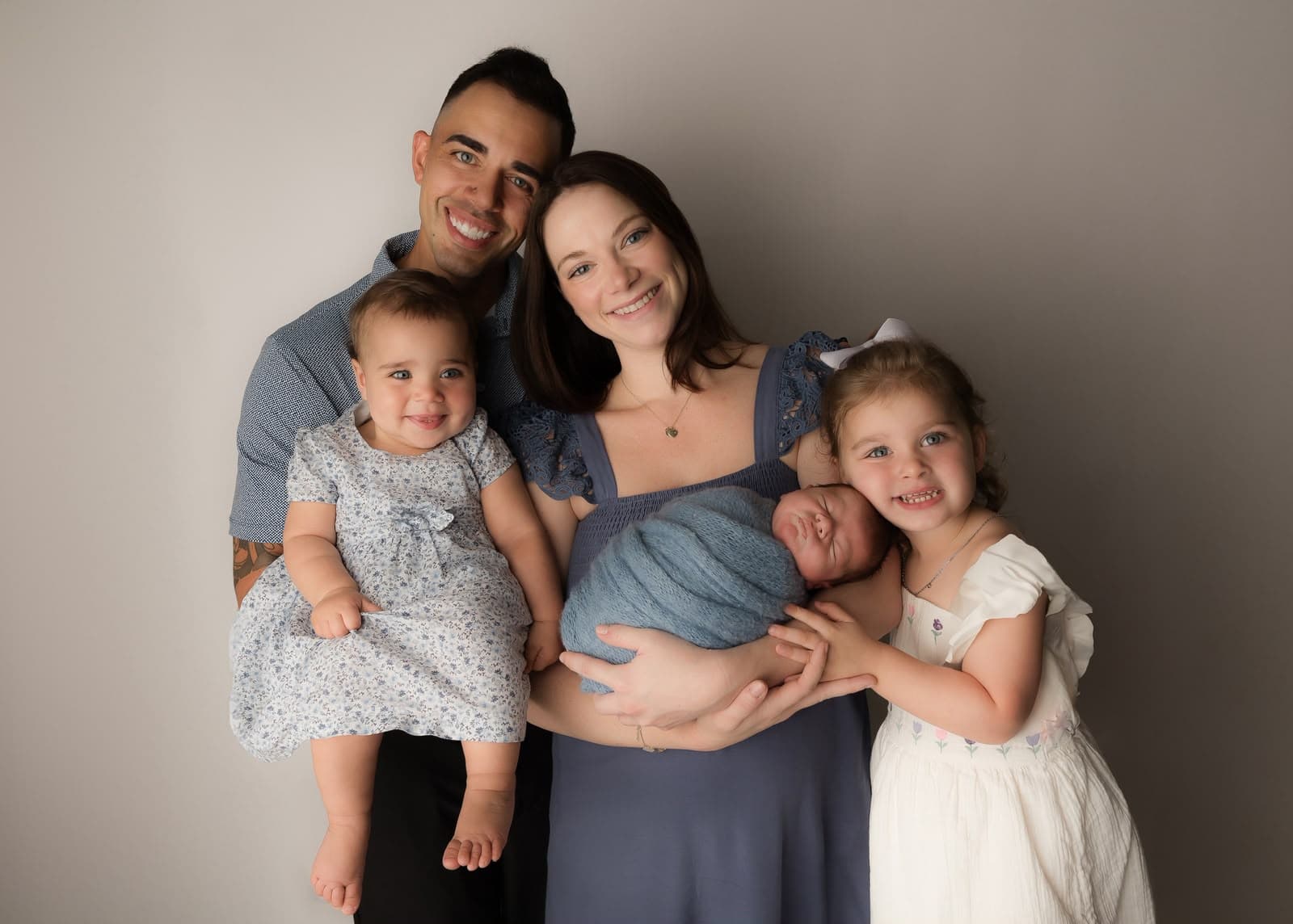 The Mompie Cakes family — Mom, Dad and their three little ones